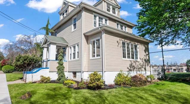 Photo of 29 Livingston Ct, Staten Island, NY 10310