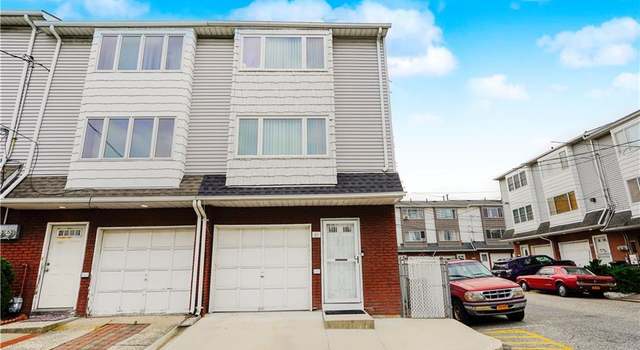 Photo of 61 Avon Ln, Staten Island, NY 10314
