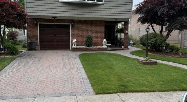 Photo of 49 Park Dr North, Staten Island, NY 10314