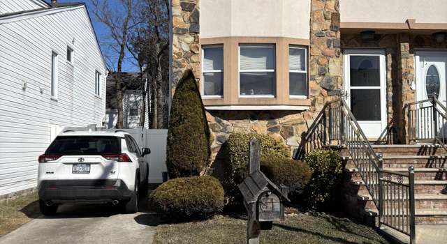 Photo of 81 Carlyle Grn, Staten Island, NY 10312