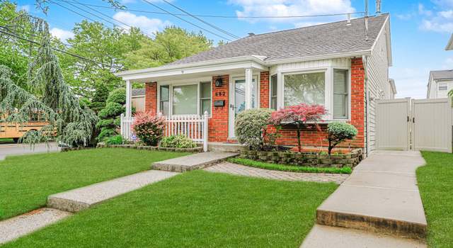 Photo of 682 Barlow Ave, Staten Island, NY 10312
