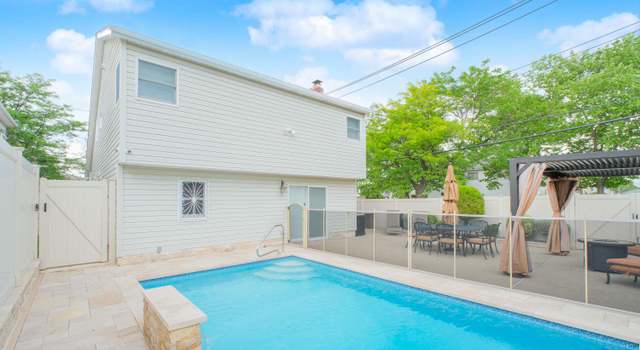 Photo of 682 Barlow Ave, Staten Island, NY 10312
