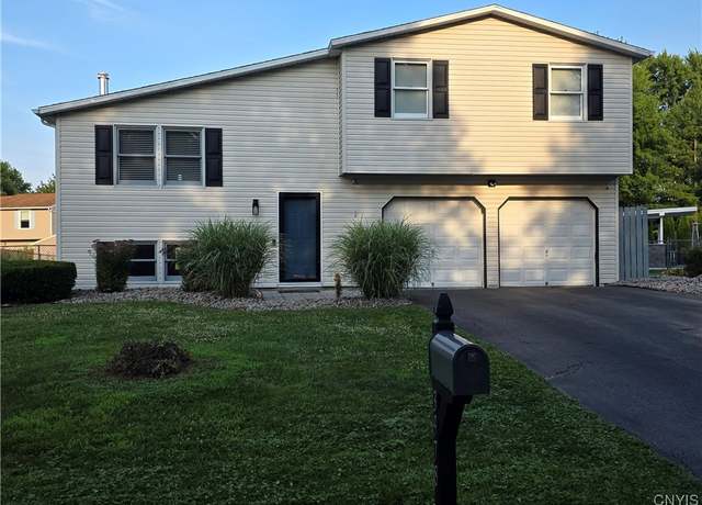 Property at 3978 Thrush Ln, Clay, NY 13090, 3 beds, 1.5 baths