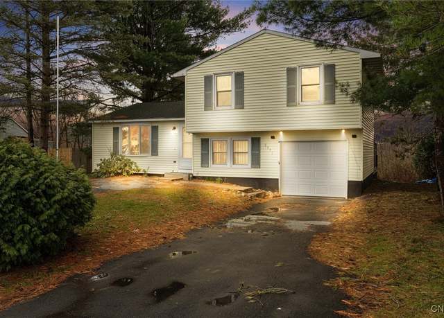Property at 5575 Imperia Ln, Clay, NY 13041, 3 beds, 1.5 baths