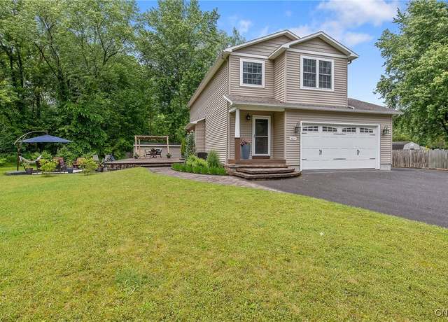 Property at 3614 Dunn Dr, Camillus, NY 13164, 3 beds, 2.5 baths