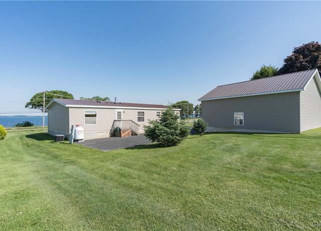 Property at 32578 State Route 12e, Cape Vincent, NY 13618, 3 beds, 2 baths