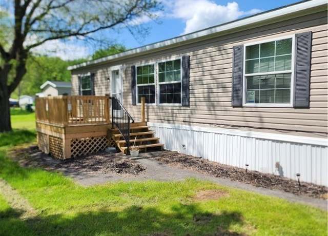 Property at 2202 Cotswold Ct, Clay, NY 13090, 3 beds, 2 baths