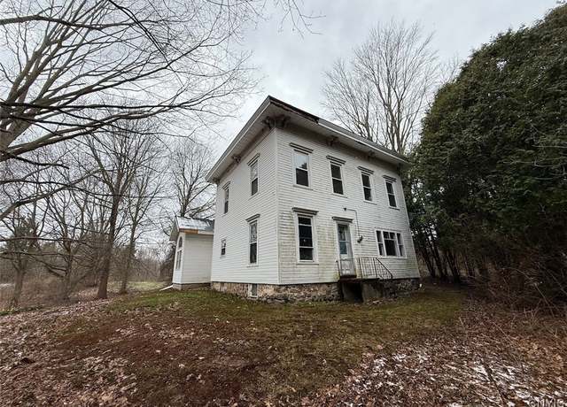 Property at 141 Oswego River Rd, Schroeppel, NY 13135, 3 beds, 1.5 baths