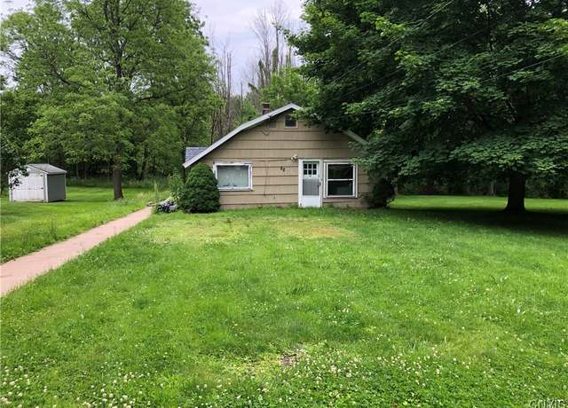 Property at 62 Chestnut St, Schroeppel, NY 13135, 3 beds, 1 bath