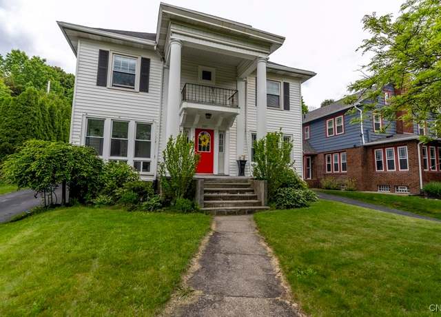 Property at 207 Twin Hills Dr, Syracuse, NY 13207, 5 beds, 2.5 baths