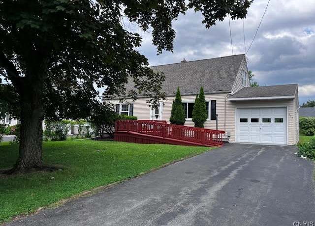 Property at 103 Paikin Dr, Geddes, NY 13219, 4 beds, 1.5 baths