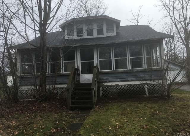 Property at 8884 Michigan Ave, Cicero, NY 13039, 3 beds, 1 bath