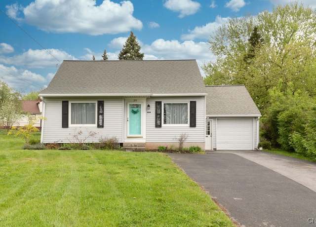 Property at 30 Wilbert Dr, Salina, NY 13212, 3 beds, 2 baths