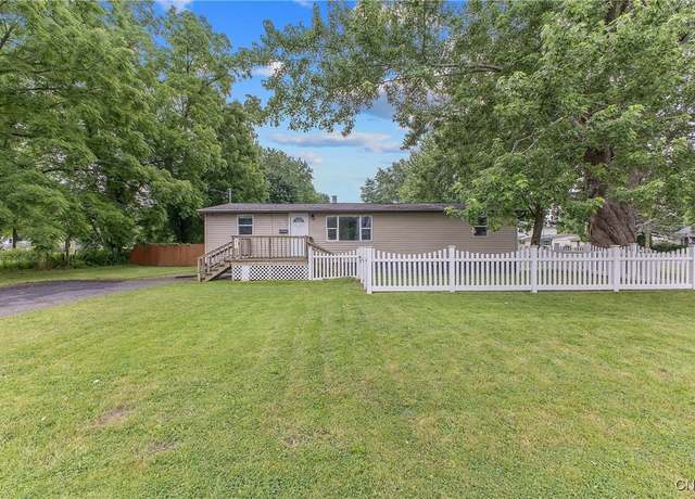 Property at 417 Chestnut St, Fulton, NY 13069, 4 beds, 1 bath