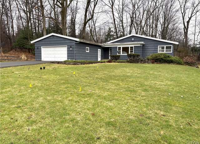 Property at 112 Bradford Ln, Syracuse, NY 13224, 3 beds, 2.5 baths