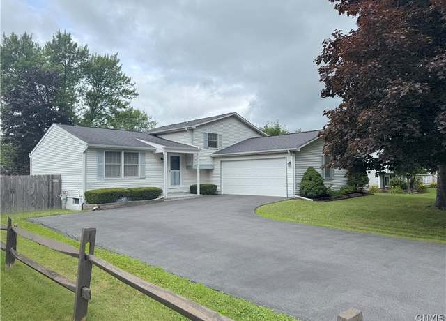 Property at 8467 Torchwood Ln, Cicero, NY 13039, 3 beds, 1.5 baths