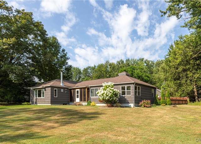 Property at 8 Willard Dr Dr, Constantia, NY 13028, 3 beds, 2 baths