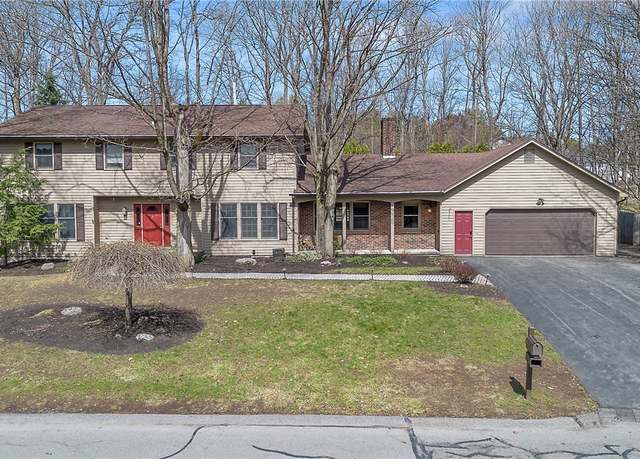 Property at 7266 Wakefield Dr, Manlius, NY 13066, 5 beds, 3.5 baths