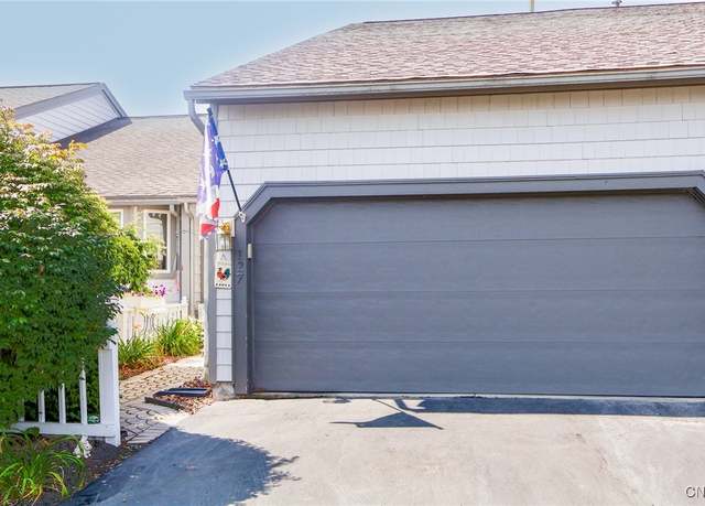 Property at 127 Summerhaven Dr S, Manlius, NY 13057, 3 beds, 1.5 baths