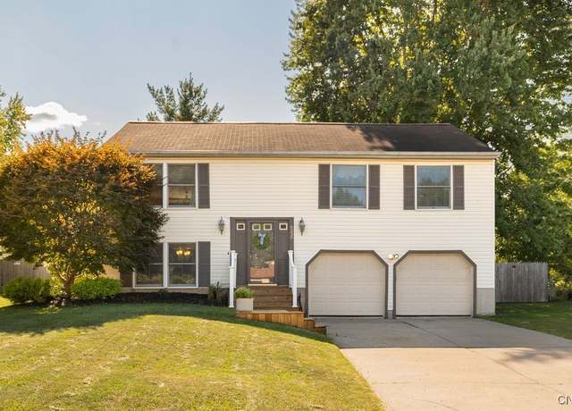 Property at 6239 Wynmoor Dr, Cicero, NY 13039, 3 beds, 1.5 baths