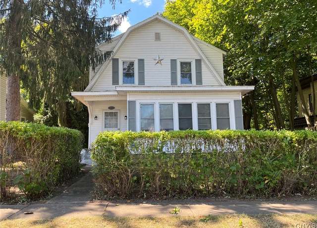 Property at 214 W 3rd St S, Fulton, NY 13069, 3 beds, 1.5 baths