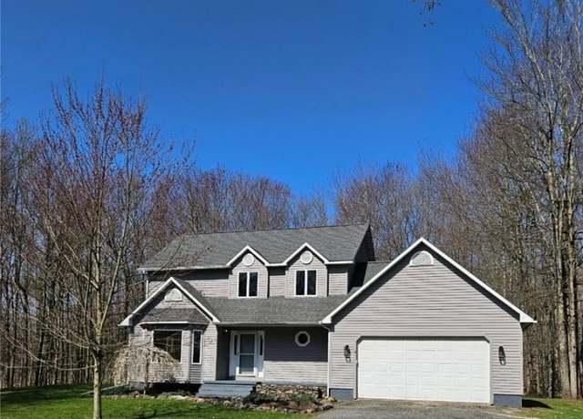 Property at 10 Adrian Cir, Constantia, NY 13044, 3 beds, 2.5 baths