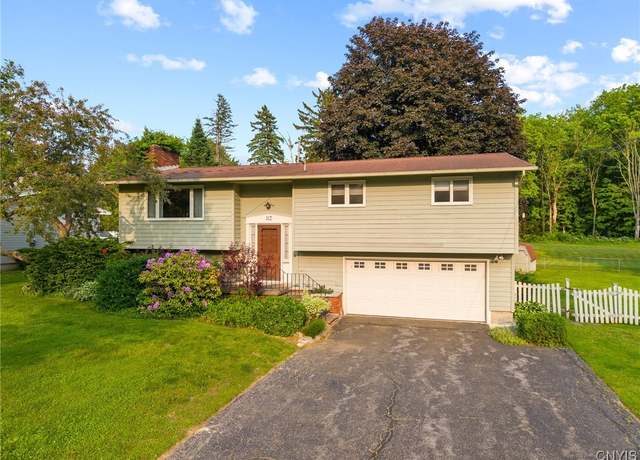 Property at 112 Elmcrest Cir, Salina, NY 13090, 3 beds, 1.5 baths