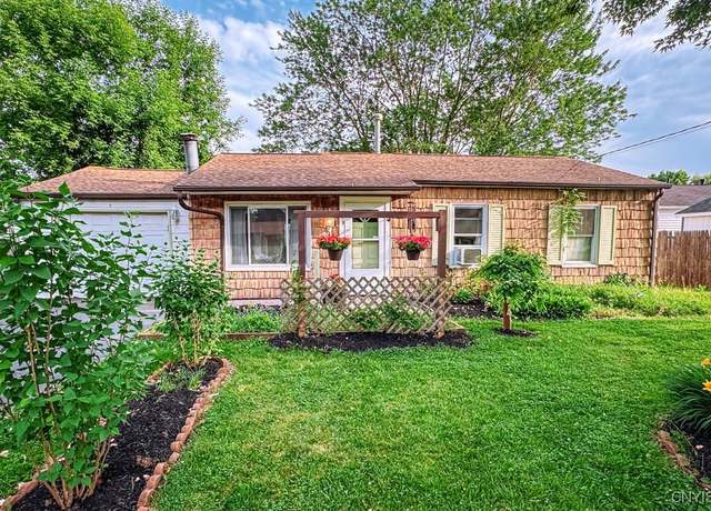 Property at 319 Snowdale Dr, Van Buren, NY 13209, 2 beds, 1.5 baths