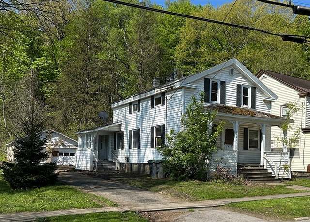 Property at 1001 Utica St, Whitestown, NY 13424, 5 beds, 1 bath