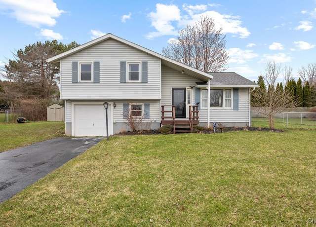 Property at 157 Murray St, Auburn, NY 13021, 3 beds, 1 bath