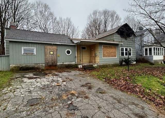 Property at 610 Rochester St, Fulton, NY 13069, 3 beds, 1 bath