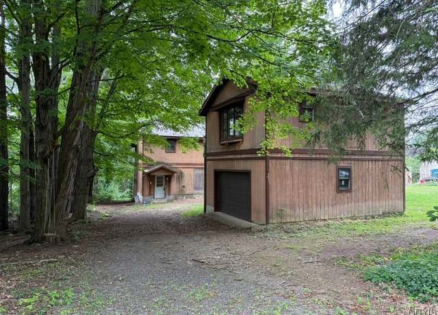 Property at 271 Ridge Rd, Oswego, NY 13126, 3 beds, 1 bath
