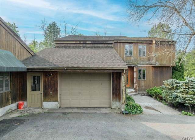 Property at 5 Rose Ln, Volney, NY 13069, 6 beds, 2.5 baths
