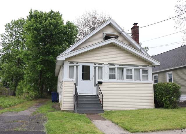 Property at 215 Hope Ave, Syracuse, NY 13205, 4 beds, 1.5 baths