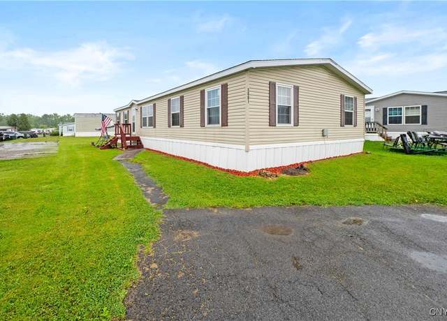 Property at 5001 Acton Ln, Clay, NY 13090, 4 beds, 2 baths