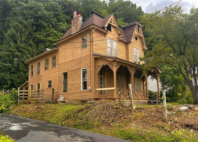 Property at 620 E Monroe St, Little Falls City, NY 13365, 4 beds, 1.5 baths