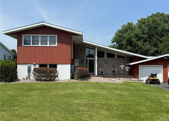 Property at 450 Harris Dr, Watertown-city, NY 13601, 4 beds, 2.5 baths