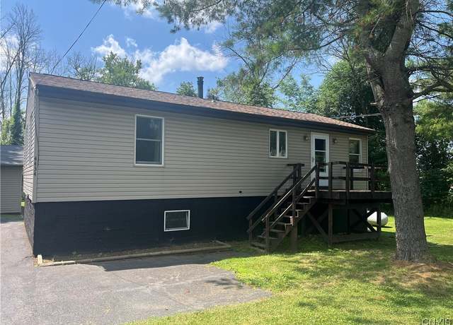 Property at 4434 Verplank Rd, Clay, NY 13041, 2 beds, 1 bath