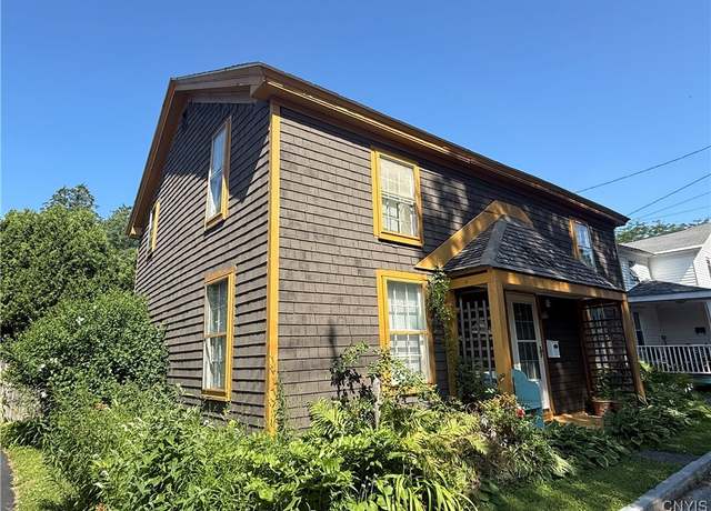 Property at 9 Allen St, Cazenovia, NY 13035, 4 beds, 1 bath
