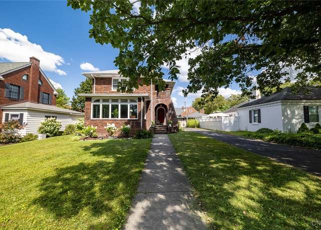 Property at 512 Sedgwick Dr, Syracuse, NY 13203, 3 beds, 3.5 baths