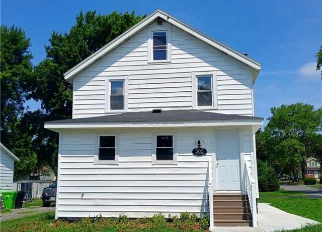 Property at 200 Garden City Dr, Salina, NY 13211, 4 beds, 2 baths