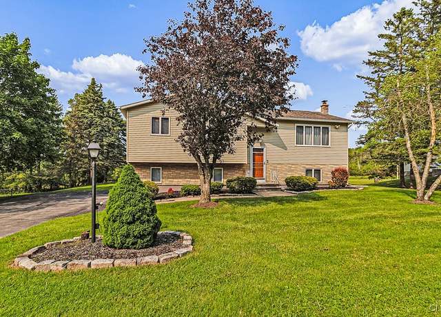 Property at 29 Cascade Dr, New Hartford, NY 13413, 3 beds, 1.5 baths