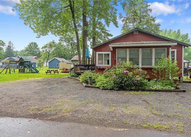 Property at 412 21st Ave, Vienna, NY 13308, 3 beds, 1 bath