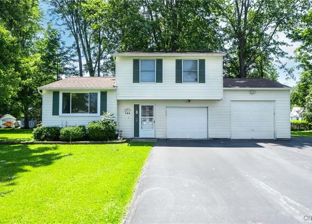 Property at 109 Roundmill Ln, Manlius, NY 13116, 3 beds, 1.5 baths