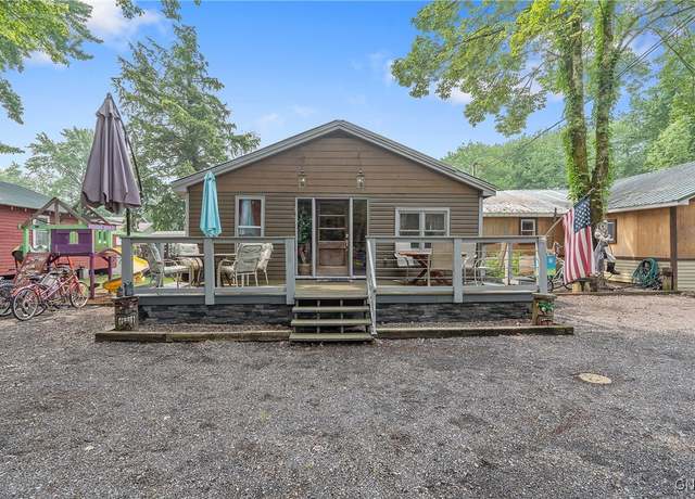 Property at 408 21st Ave, Vienna, NY 13157, 6 beds, 2 baths