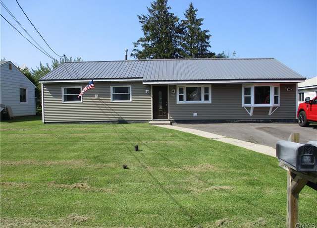 Property at 7921 Eisenhower Blvd, Cicero, NY 13030, 3 beds, 1 bath