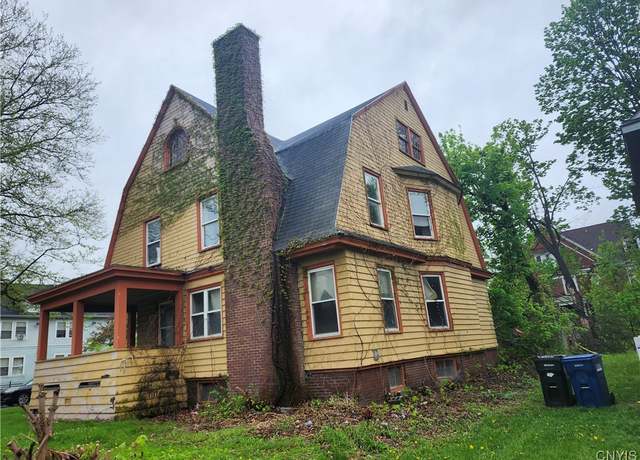 Property at 1932 S Salina St, Syracuse, NY 13205, 4 beds, 1.5 baths