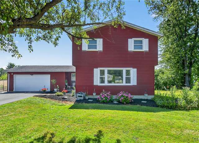 Property at 8185 Laurie Ln, Clay, NY 13090, 4 beds, 1.5 baths