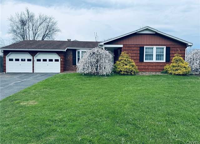 Property at 4771 Royal Meadow Dr, Clay, NY 13088, 3 beds, 2 baths