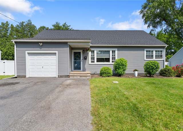Property at 206 Crestwood Dr, Salina, NY 13212, 5 beds, 2 baths